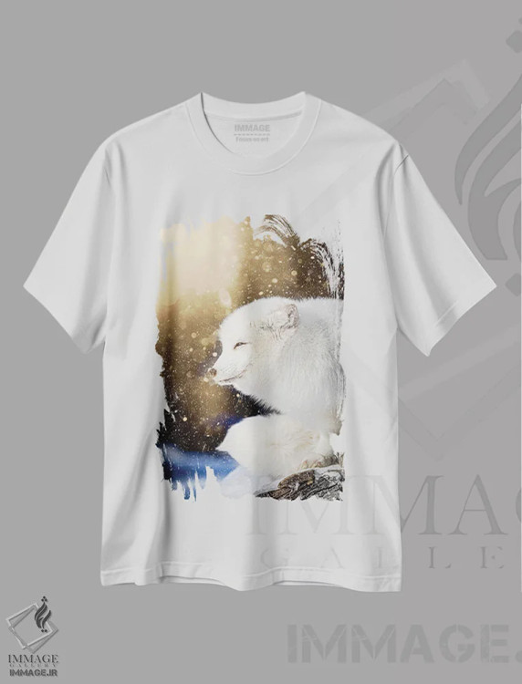 تیشرت سفید طرح دار روباه قطبی در نوری حماسی، مدیوم اثر نیک ریو | immage.ir