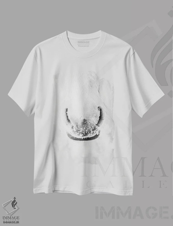 تیشرت سفید طرح دار پرتره مینیمال اسب سفید، مدیوم اثر نیک ریو | فروشگاه ایماژ