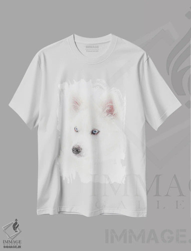 تیشرت سفید طرح دار سگ در بارش برف، عکاسی سیاه و سفید اثر نیک ریو | فروشگاه ایماژ