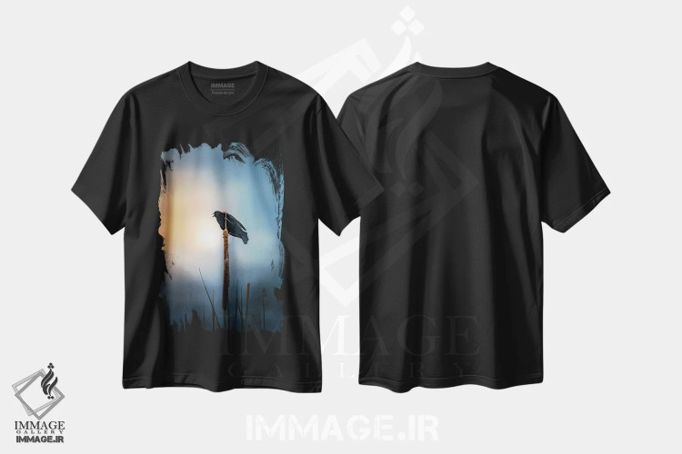 تیشرت مشکی طرح دار مرغ سیاه در حال آواز خواندن هنگام غروب، مدیوم اثر نیک ریو | immage.ir