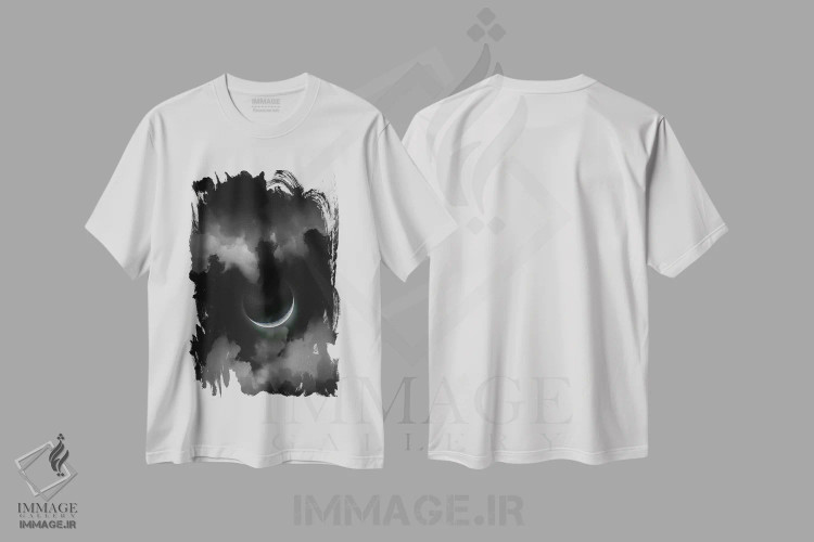 تیشرت سفید طرح دار ماه هلال در شب ستاره دار، عکاسی سیاه و سفید اثر نیک ریو | فروشگاه ایماژ