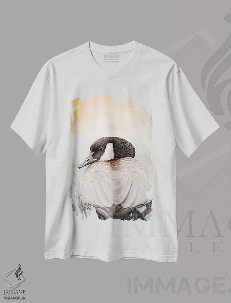 تیشرت سفید طرح دار پرتره نزدیک غاز، مدیوم اثر نیک ریو | immage.ir