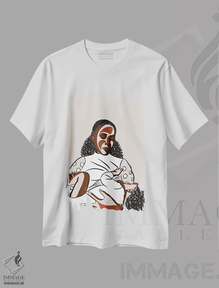 تیشرت سفید طرح دار مادران سیاه پوست شیرده ۲، هنر آمریکایی آفریقایی تبار اثر نوئل آر ایکس | immage.ir