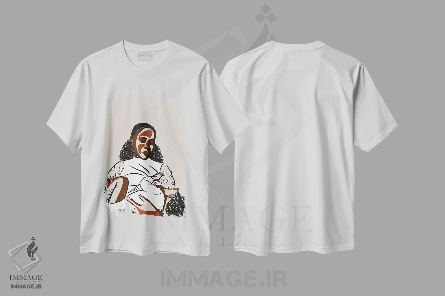 تیشرت سفید طرح دار مادران سیاه پوست شیرده ۲، هنر آمریکایی آفریقایی تبار اثر نوئل آر ایکس | immage.ir