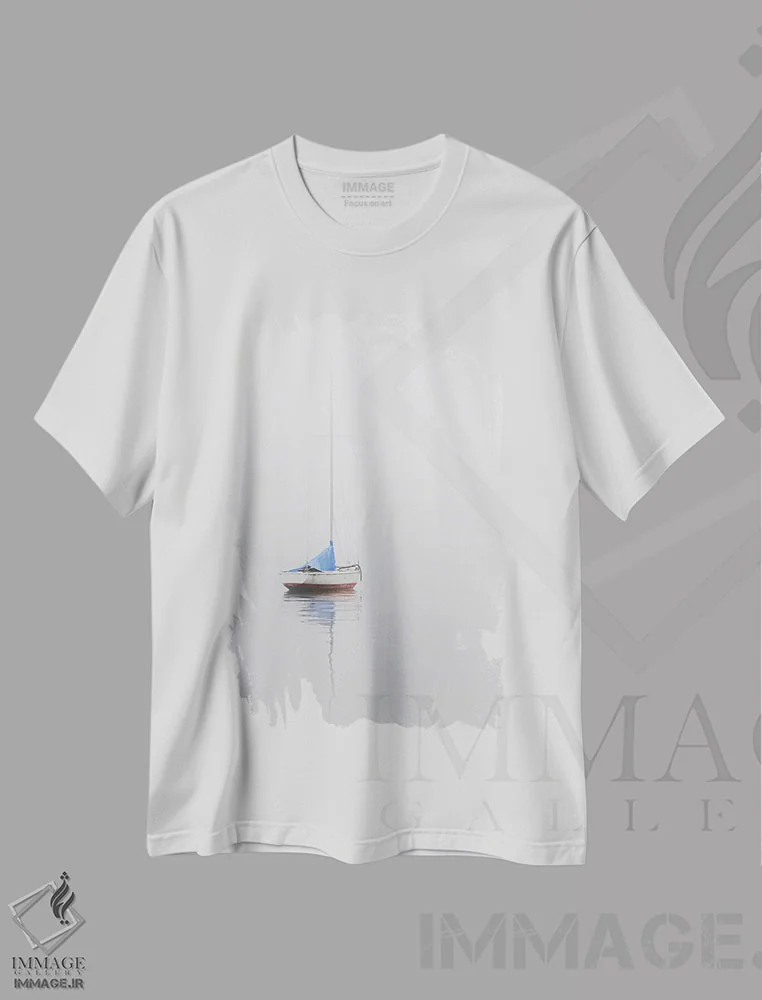 تیشرت سفید طرح دار White & Blue,قایق بادبانی؛ قرمز، سفید و آبی، مدیوم اثر نیکلاس بل | فروشگاه ایماژ