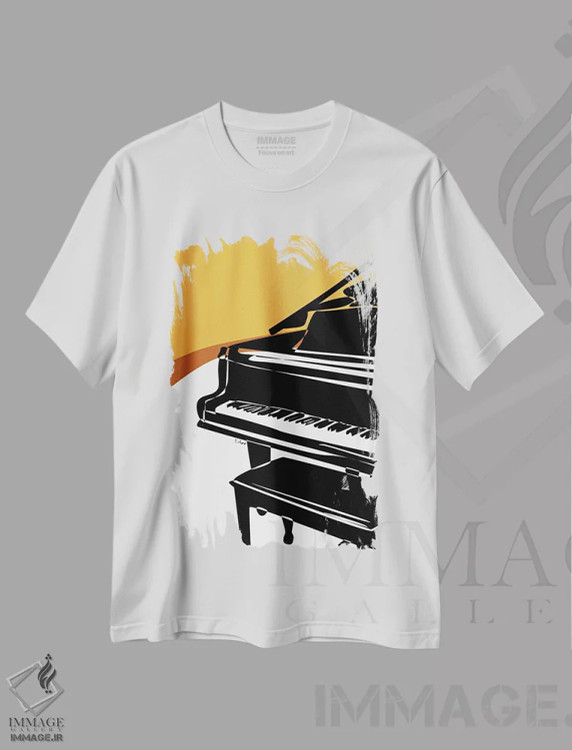 تیشرت سفید طرح دار پیانوی بزرگ سوخته قهوه ای، تزئینی اثر نیسه کرونا | فروشگاه ایماژ