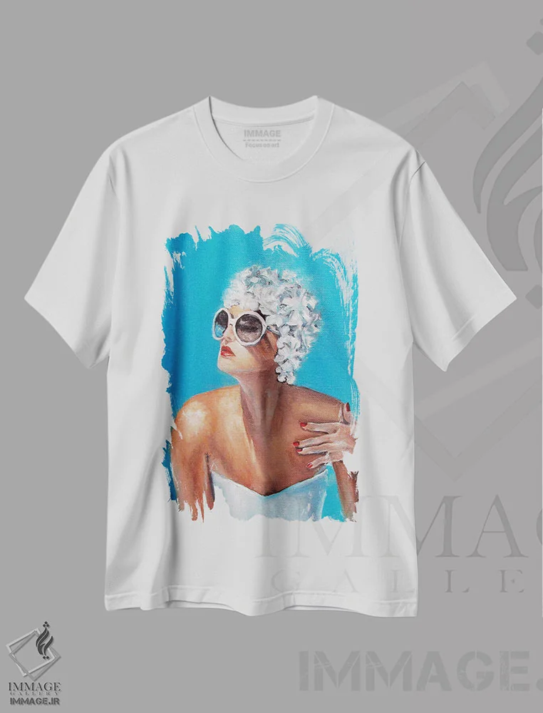 تیشرت سفید طرح دار کلاه شنا، دکور ساحلی اثر سلمی نصرالدین | immage.ir