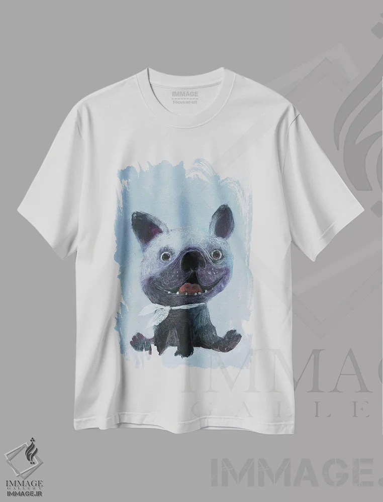 تیشرت سفید طرح دار سگ شاد، دکور معاصر اثر ناتالیا شالوشویلی | فروشگاه ایماژ