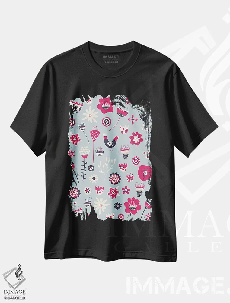 تیشرت مشکی طرح دار گل های سنتی بهاری آبی، هنر دیجیتال اثر نیک اسکویرل | immage.ir