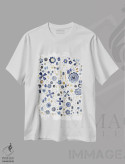 تیشرت سفید طرح دار ترکیب گل های نیلی، تزئینی اثر نیک اسکویرل | فروشگاه ایماژ