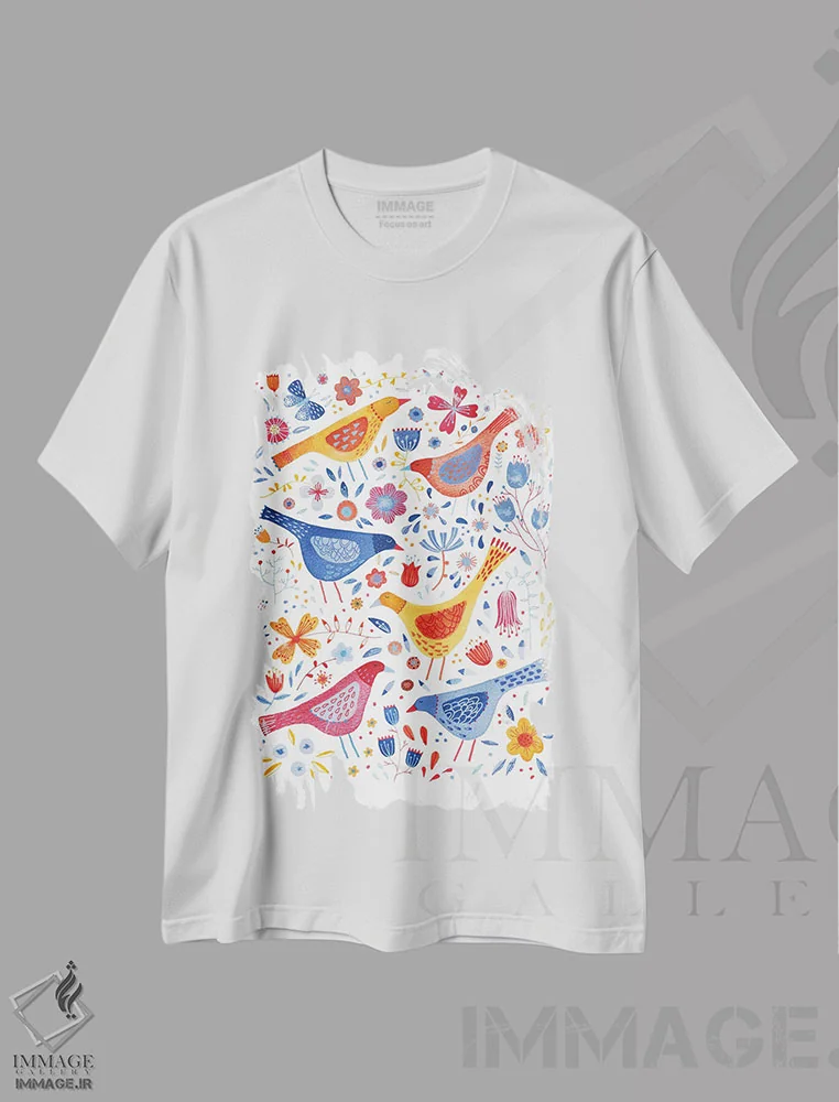 تیشرت سفید طرح دار پرندگان در باغ، هنر دیجیتال اثر نیک اسکویرل | immage.ir