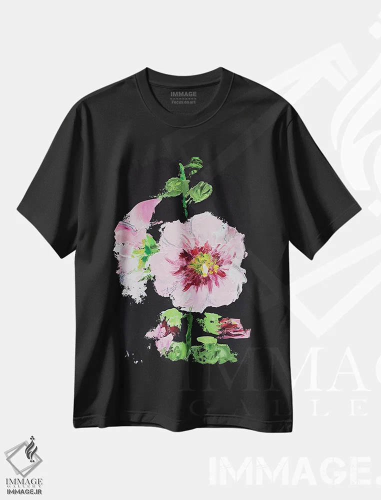 تیشرت مشکی طرح دار گل ختمی، دکور معاصر اثر ناتالی مک | immage.ir