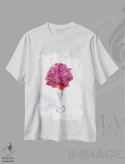 تیشرت سفید طرح دار رز قرمز، دکور معاصر اثر ناتالی مک | immage.ir