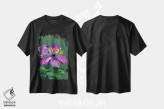 تیشرت مشکی طرح دار گل بنفش، دکور معاصر اثر ناتالی مک | immage.ir