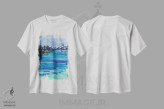 تیشرت سفید طرح دار دریاچه تاهو و کوهستان، دکور کلبه و لژ اثر ناتالی مک | فروشگاه ایماژ