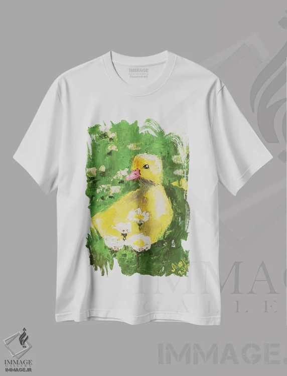 تیشرت سفید طرح دار جوجه اردک، دکور روستایی اثر ناتالی مک | immage.ir