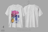 تیشرت سفید طرح دار گل کاغذی یونان، دکور معاصر اثر ناتالی مک | immage.ir