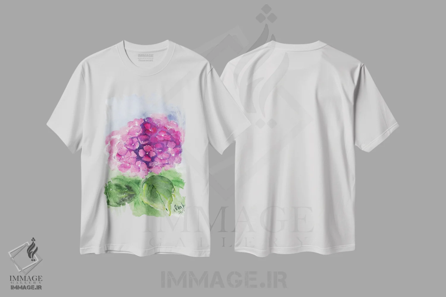 تیشرت سفید طرح دار ادریسی صورتی، دکور معاصر اثر ناتالی مک | immage.ir