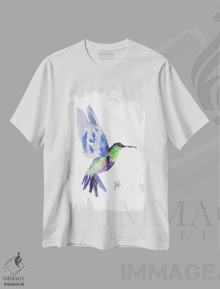 تیشرت سفید طرح دار مرغ مگس خوار ۲، هنر فاخر معاصر اثر ناتالی مک | immage.ir