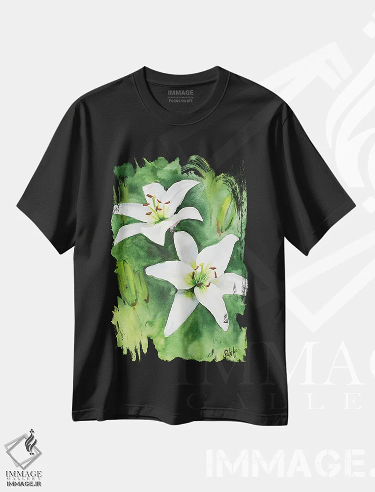 تیشرت مشکی طرح دار سوسن سفید آبرنگ، دکور معاصر اثر ناتالی مک | فروشگاه ایماژ