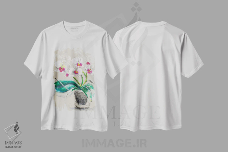 تیشرت سفید طرح دار گل ارکیده در گلدان، دکور معاصر اثر ناتالی مک | فروشگاه ایماژ