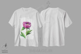 تیشرت سفید طرح دار گل پئونی نقاشی آبرنگ، دکور معاصر اثر ناتالی مک | immage.ir