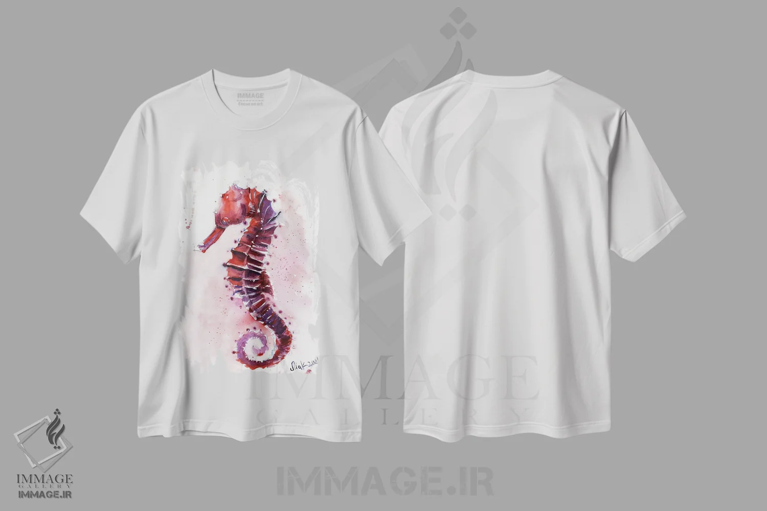 تیشرت سفید طرح دار اسبی دریایی، دکور ساحلی اثر ناتالی مک | فروشگاه ایماژ