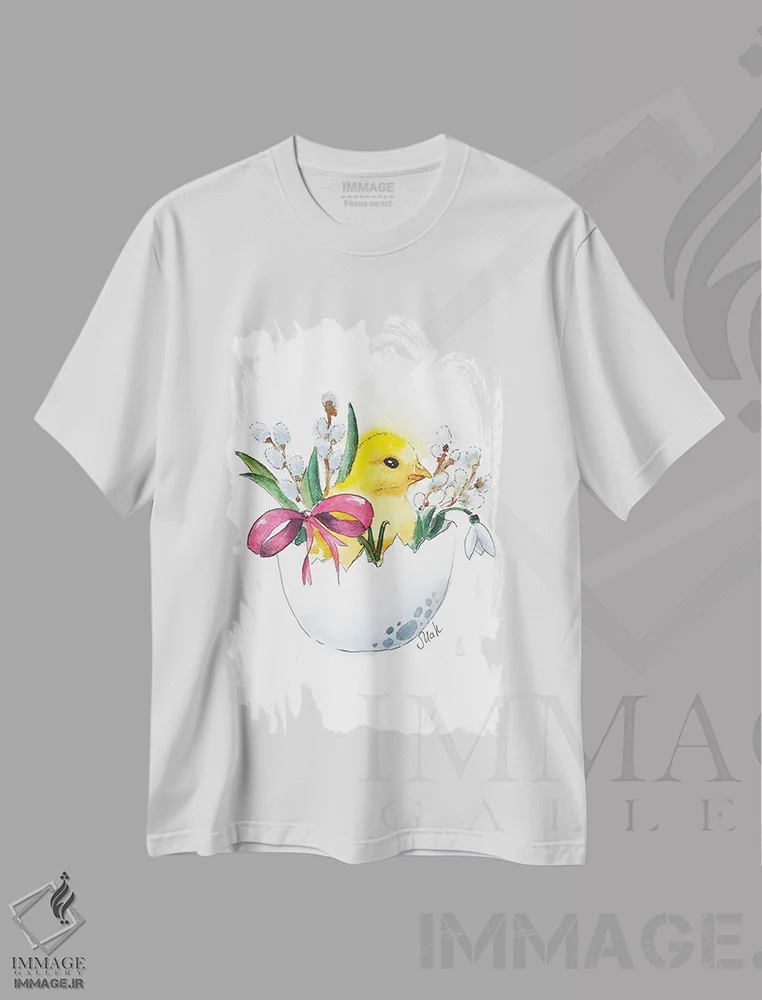 تیشرت سفید طرح دار جوجه عید پاک در تخم مرغ، مدیوم اثر ناتالی مک | immage.ir
