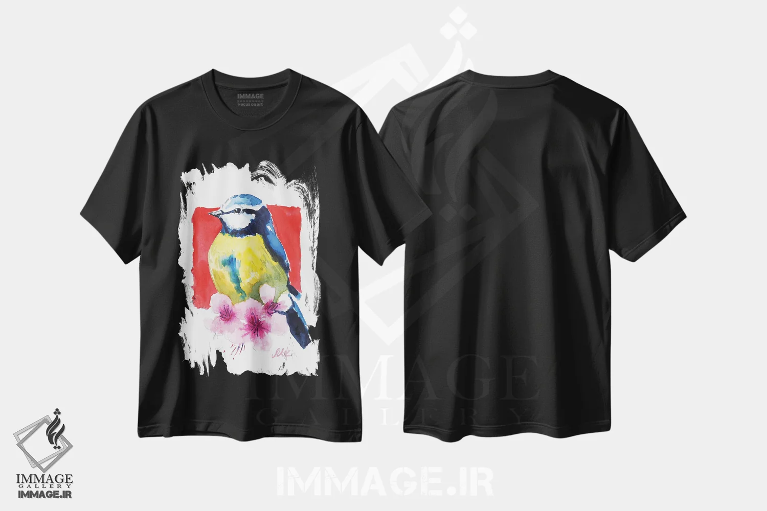 تیشرت مشکی طرح دار پرنده چیکِدی و شکوفه ساکورا ژاپنی، دکور آسیایی اثر ناتالی مک | immage.ir