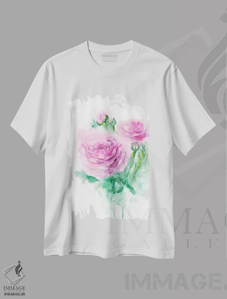 تیشرت سفید طرح دار نقاشی گل راننکولوس، مدیوم اثر ناتالی مک | immage.ir