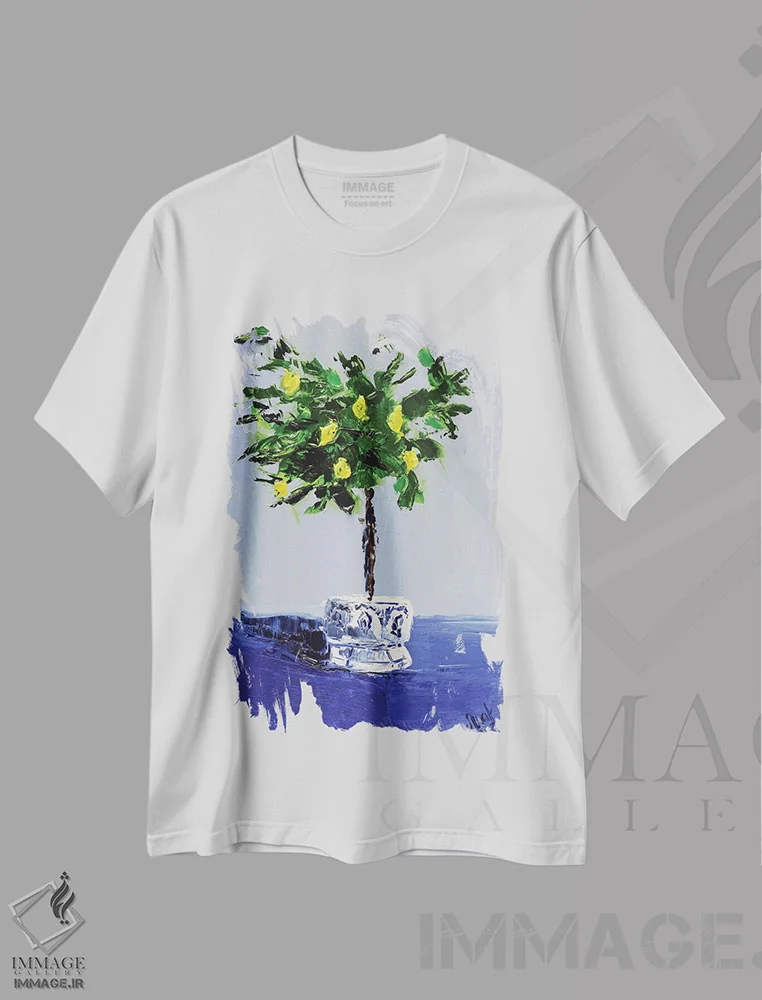 تیشرت سفید طرح دار درخت لیمو، تزئینی اثر ناتالی مک | immage.ir