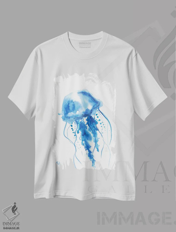 تیشرت سفید طرح دار عروس دریایی، دکور ساحلی اثر ناتالی مک | immage.ir