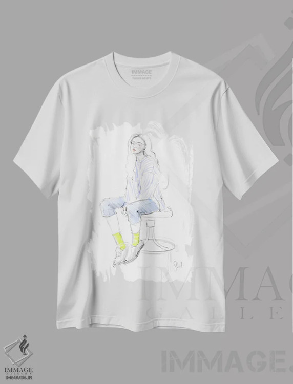 تیشرت سفید طرح دار طرح دخترانه، دست نقاشی و طراحی دستی اثر ناتالی مک | immage.ir