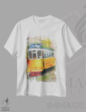 تیشرت سفید طرح دار ترام زرد لیسبون، هنر فاخر کلاسیک اثر ناتالی مک | فروشگاه ایماژ