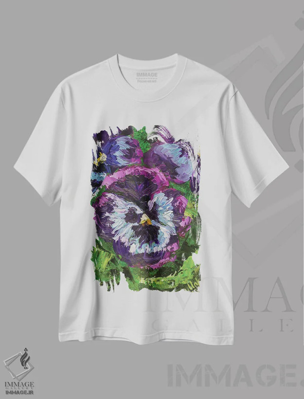 تیشرت سفید طرح دار گل بنفشه سه رنگ، دکور روستایی اثر ناتالی مک | فروشگاه ایماژ