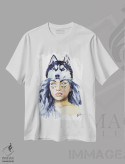 تیشرت سفید طرح دار زن گرگ نما، تزئینی اثر ناتالی مک | فروشگاه ایماژ