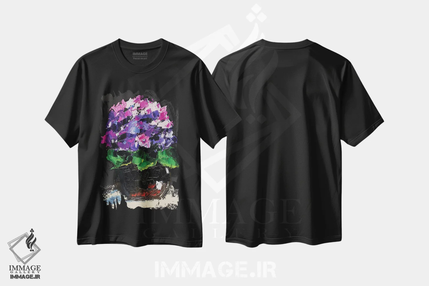 تیشرت مشکی طرح دار گل ادریسی در گلدان، دکور معاصر اثر ناتالی مک | فروشگاه ایماژ