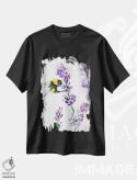 تیشرت مشکی طرح دار زنبور روی گل، دکور معاصر اثر ناتالی مک | immage.ir