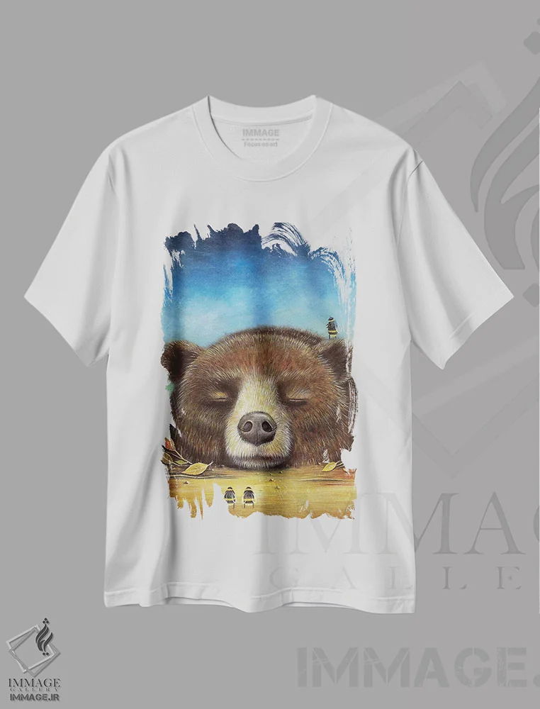 تیشرت سفید طرح دار غول خفته، هنر فاخر معاصر اثر نیل تامپسون | immage.ir