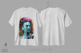 تیشرت سفید طرح دار فریدا کالو، دکوراسیون جایگزین اثر ناتمیر لورا | immage.ir