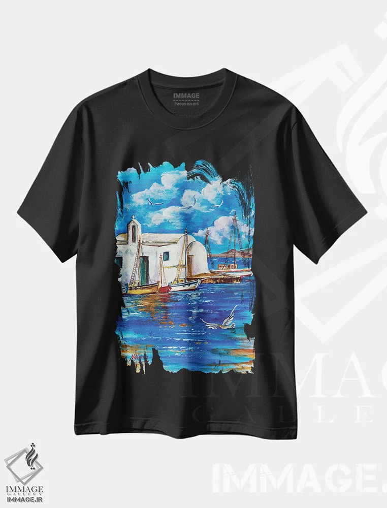 تیشرت مشکی طرح دار تابستان در بندر کوچک، دکور معاصر اثر نستاسی آرت | immage.ir