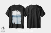 تیشرت مشکی طرح دار منظره آبرنگی سوم با طیف های آبی اثر نووو پرینتس | immage.ir