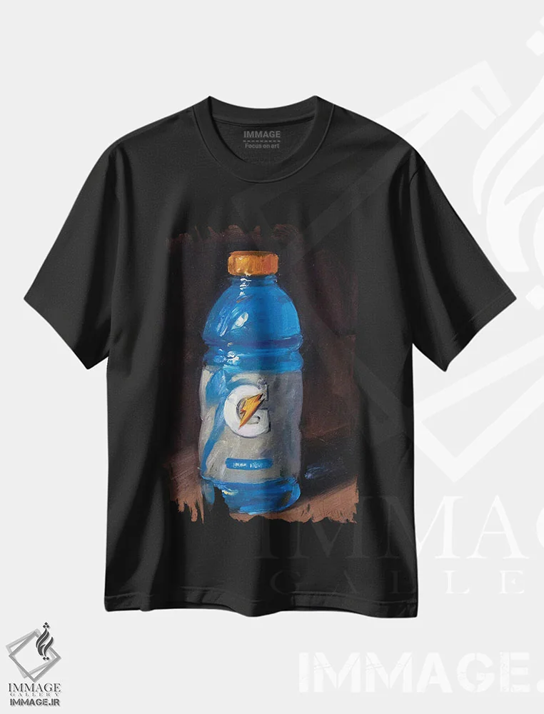 تیشرت مشکی طرح دار گیتورید، دکور معاصر اثر نوا وریر | immage.ir