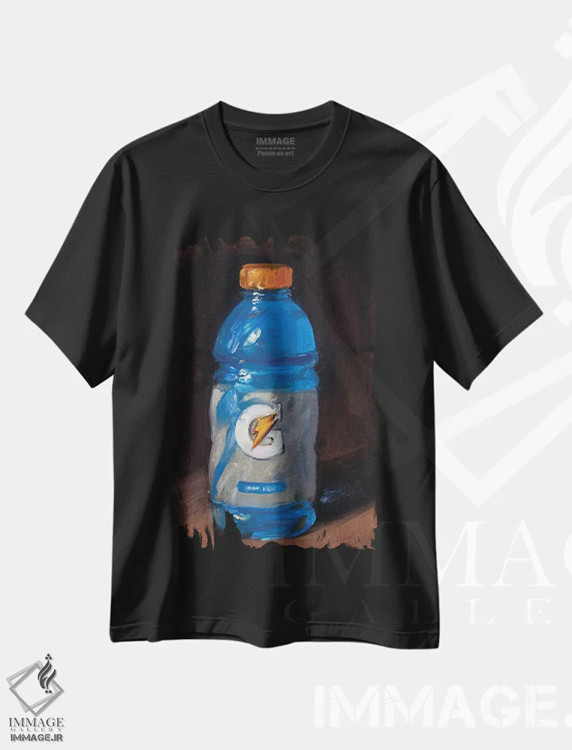 تیشرت مشکی طرح دار گیتورید، دکور معاصر اثر نوا وریر | immage.ir