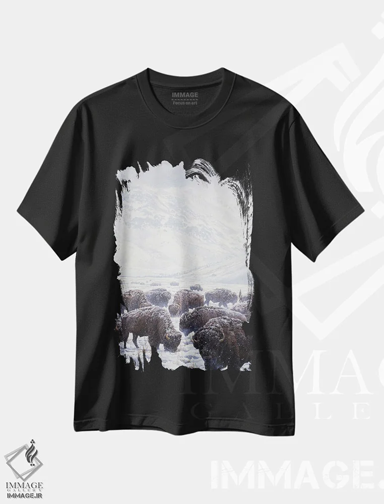تیشرت مشکی طرح دار گاومیش علف خوار زمستانی، هنر فاخر معاصر اثر جان سیری-لستر | immage.ir