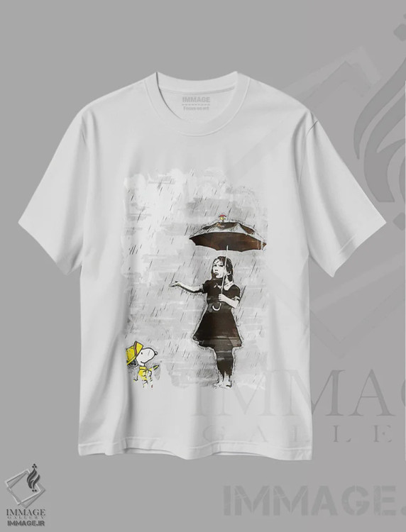 تیشرت سفید طرح دار بنکسی، باران نوامبر، هنر فاخر معاصر اثر بنی آرت | immage.ir