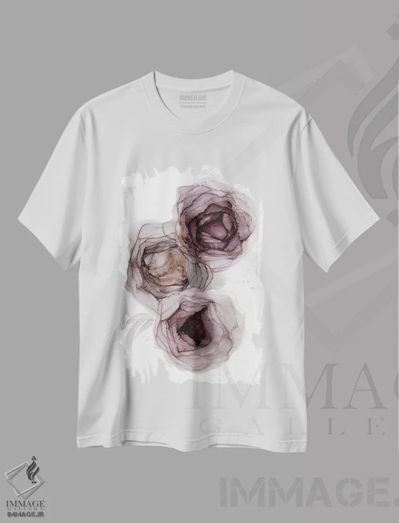 تیشرت سفید طرح دار رزهای دودی، نقاشی با جوهر الکل اثر استودیو هنری مونه و مانه | immage.ir