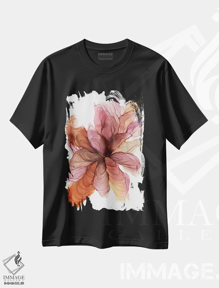 تیشرت مشکی طرح دار گل زنجبیلی اثر استودیو هنری مونه و مانه | فروشگاه ایماژ