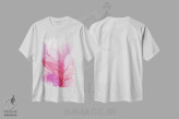 تیشرت سفید طرح دار شکوفه صورتی، آبستره اثر استودیو هنری مونه و مانه | فروشگاه ایماژ