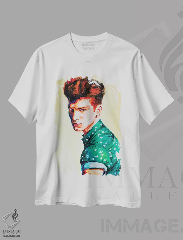 تیشرت سفید طرح دار پسر با پیراهن سبز، هنر فاخر معاصر اثر الکساندر بالبیشف | فروشگاه ایماژ